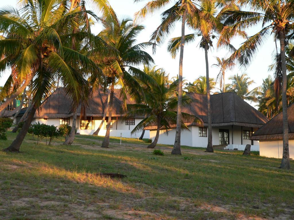 Blue Moon Beach Holiday Resort Инямбане Стая снимка