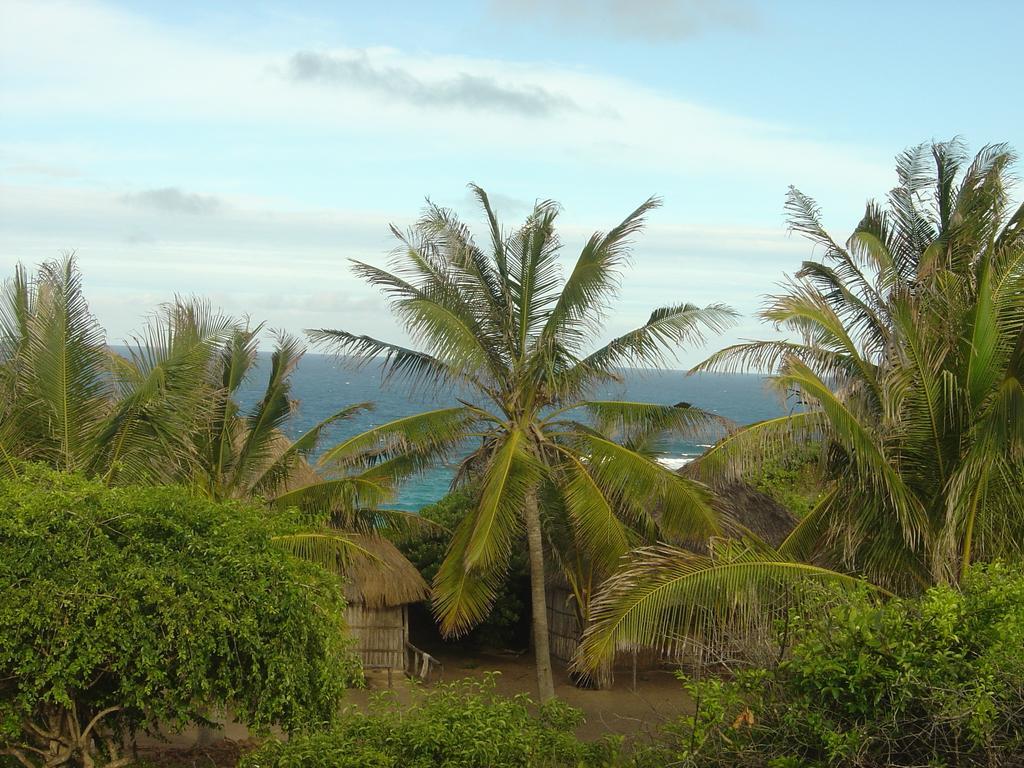 Blue Moon Beach Holiday Resort Инямбане Екстериор снимка