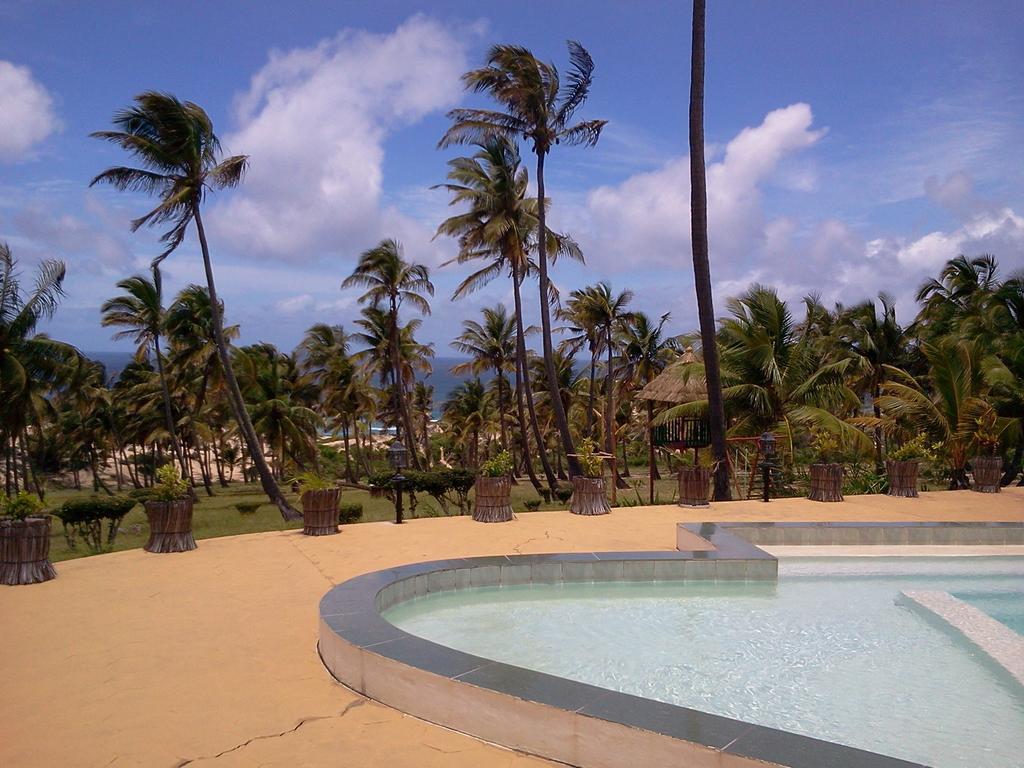 Blue Moon Beach Holiday Resort Инямбане Екстериор снимка