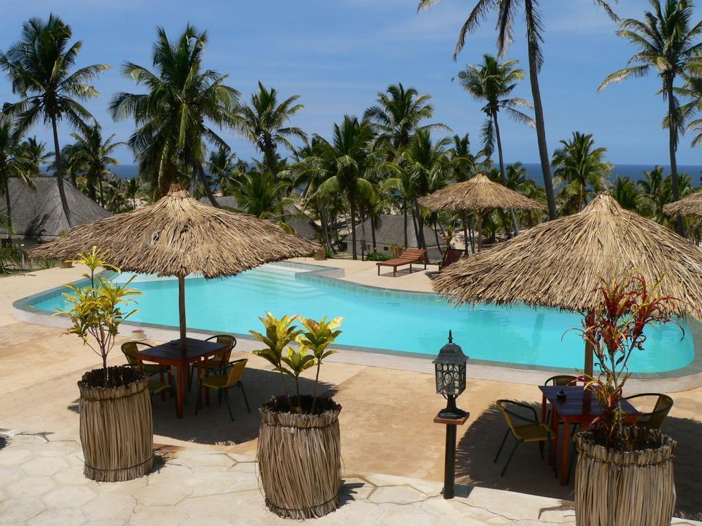 Blue Moon Beach Holiday Resort Инямбане Екстериор снимка