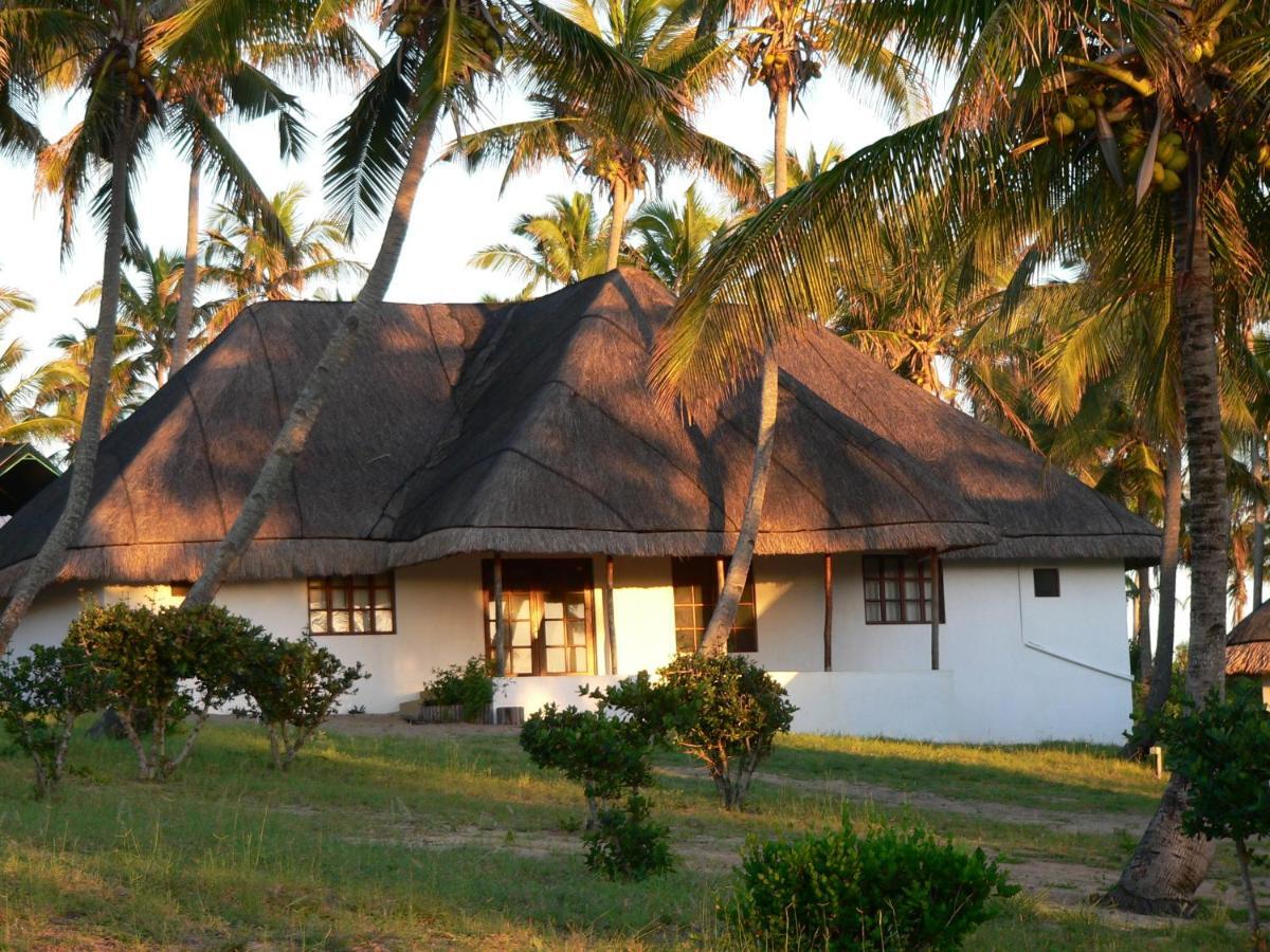 Blue Moon Beach Holiday Resort Инямбане Стая снимка